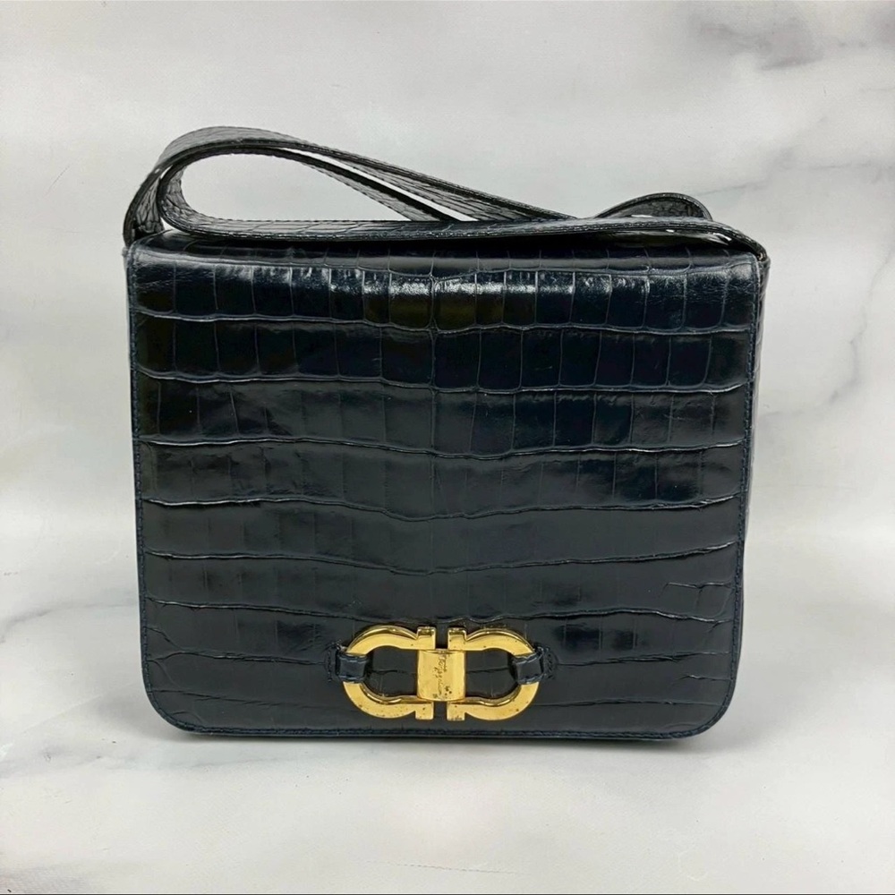 Salvatore Ferragamo Vintage Black
Crocodile Embossed Leather Bag
Gancini Italy